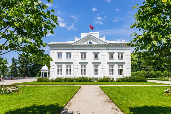 Uzutrakis Manor Colonnaded Mansion Set Landscaped Gardens Trakai Lithuania July — Stock Photo, Image