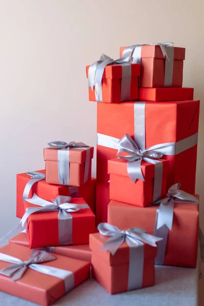 Mountain Christmas Gifts Table — Stock Photo, Image