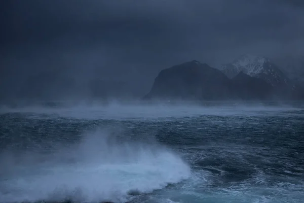 Winter Storm Winds Blowing Nappstraumen Flakstady Lofoten Islands Norway — Stock Photo, Image