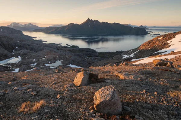 Widok Szczyt Skottind Skalistego Krajobrazu Nesheia Flakstady Lofoten Norwegia — Zdjęcie stockowe