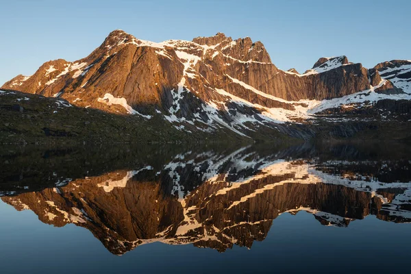 Spiegelung Des Stjerntind Gebirges See Auf Den Lofoten Norwegen — Stockfoto