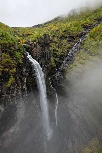 Cachoeira Vista Ponte Gorsabrua Kfjorddalen Troms Finnmark Noruega — Fotografia de Stock