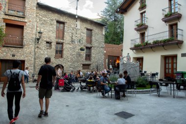 Andorra La Vella, Andorra : 2019 Ağustos 22 : Andorra La Vella halkı, başkent, Centro Historic, hükümet merkezi, Andorra.