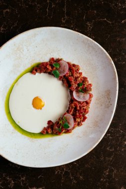 Misket köftesi, restoran menüsü.