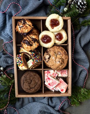 Kış süslemeli Noel Kurabiyesi Kutusu