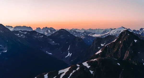 Inúmeros Picos Montanha Durante Nascer Sol — Fotografia de Stock