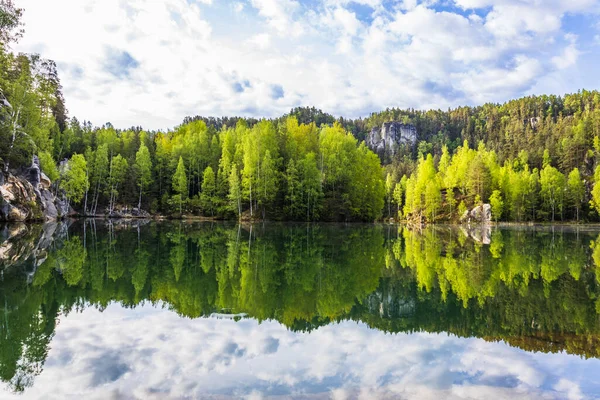 アドルスパッチェ ロックのアドルスパップ湖 自然保護区 チェコ共和国 — ストック写真