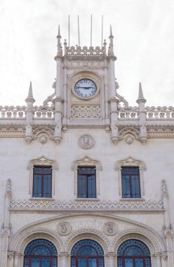 Lizbon, Portekiz 'deki Rossio tren istasyonu binası.