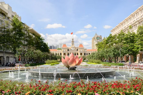 Front View Lotus Shaped Fountain Street — Stock Photo, Image