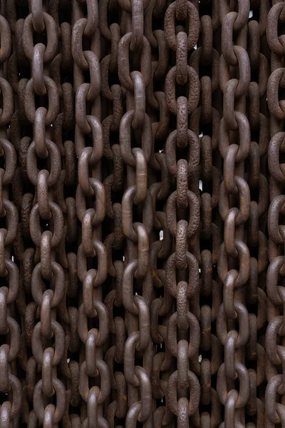 Background Hanging Old Rusty Metal Chains Close — Stockfoto