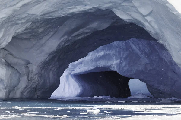 Double Cave Big Iceberg Floating Sea — Foto de Stock