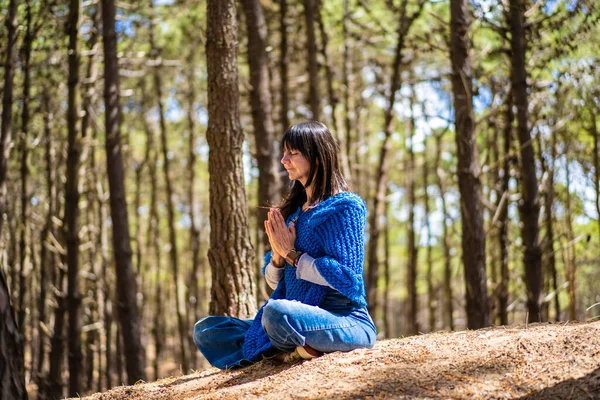 Side View Woman Clasping Hands Woods Namaste Pose — Stock Photo, Image