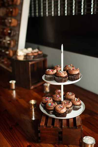 Chocolate Cupcakes Sprinkles Tray Wooden Table — Fotografia de Stock