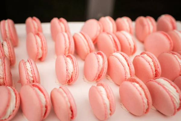 Side Angle View Pink Macaroons Table — Stock fotografie
