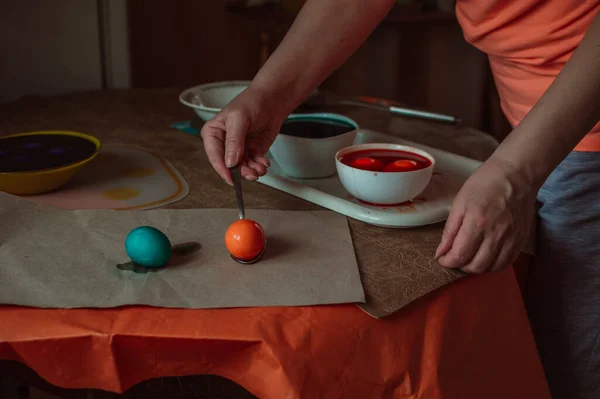 Woman Paints Easter Eggs Spring Holiday — Foto de Stock