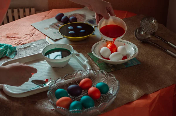 Woman Paints Easter Eggs Spring Holiday — Stock fotografie