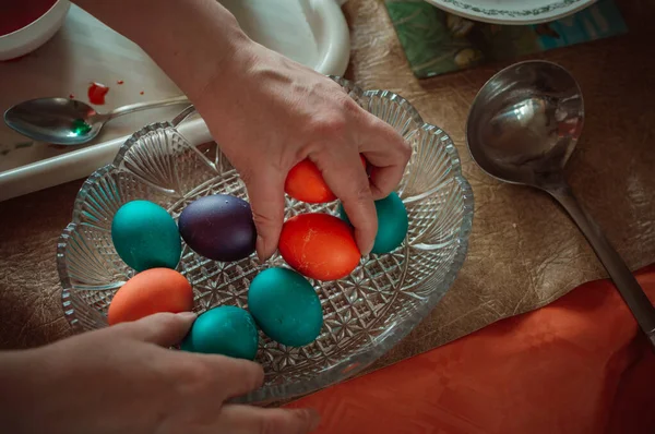 Woman Paints Easter Eggs Spring Holiday — Stock Photo, Image
