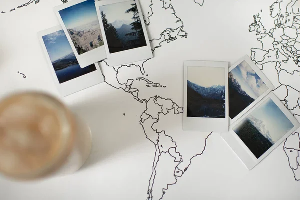 Polaroid Photos Mise Page Des Montagnes Sur Carte Monde Voyage — Photo