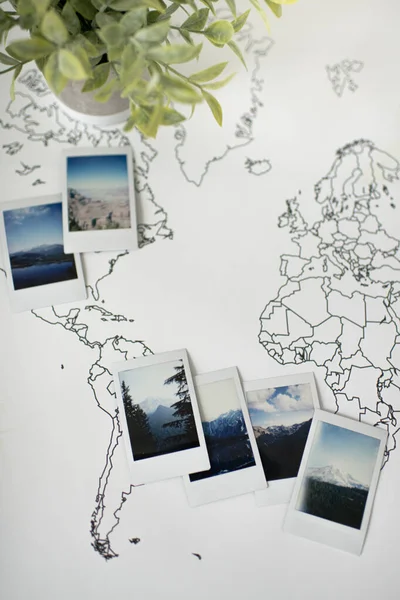 Fotos Polaroid Montaña Mapa Del Mundo Del Recorrido Con Decoración —  Fotos de Stock