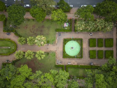 Güzel insansız hava aracı görüntüsü Belo Horizonte, Minas Gerais, Brezilya 'daki yeşil halk meydanına