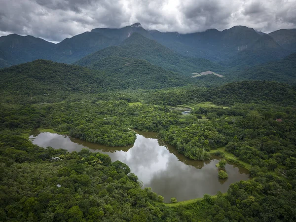 Вид Дрона Болота Озера Зеленой Равнине Горами Спине Regua Рио — стоковое фото
