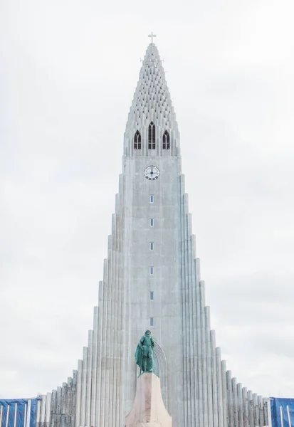 Hallgrmskirkja Cathedral Reykjavik Iceland Cloudy Winter Day — Foto de Stock