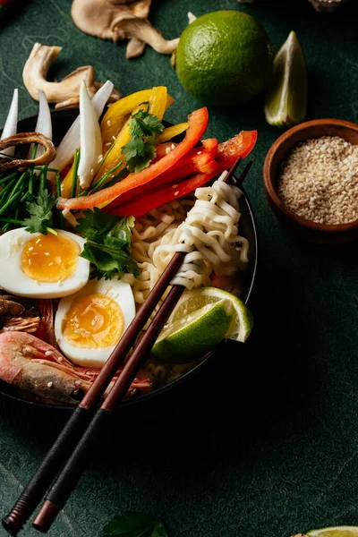 Asian Noodles Vegetables Shrimp — Stock Photo, Image