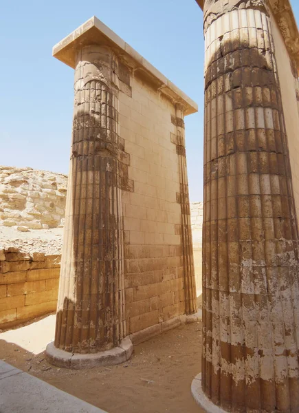Landschaften Der Stufenpyramide Von Djoser Und Ihr Interieur Einem Sonnigen — Stockfoto