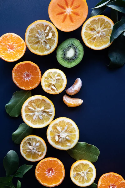 Pomeranče Mandarinky Jiné Plody Modrém Pozadí — Stock fotografie