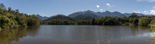 Krásná Krajina Atlantických Deštných Pralesů Divokého Jezera Státě Rio Janeiro — Stock fotografie