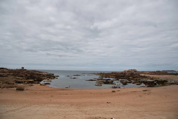 Malowniczy Widok Wybrzeże Pink Granite Coast Wokół Perros Guirec Bretanii — Zdjęcie stockowe