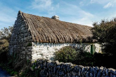 Thatch roof on home in Ireland