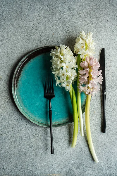 Spring Table Setting Hyacinth Grey Concrete Table Festive Dinner — Stok fotoğraf