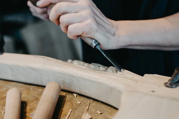Photographs Woman Engaged Hand Carving — Stockfoto