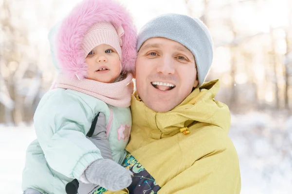 Father One Year Old Daughter Toddler Walk Snowy Park — Stock Photo, Image