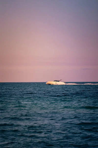 Yacht Dans Mer Coucher Soleil Miami Beach — Photo