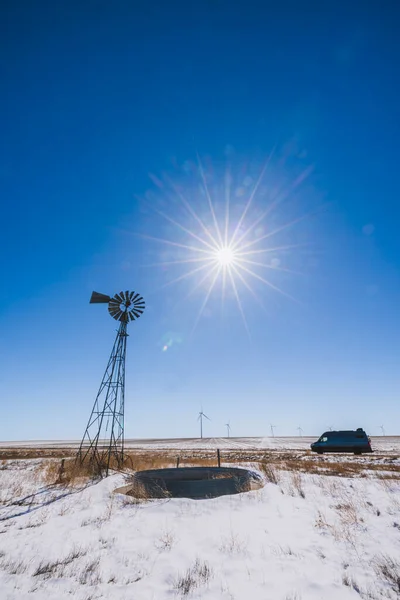 Old New Windmills Parked Van Sunny Winter Day Kansas — Stock Photo, Image