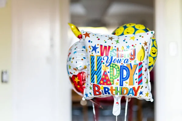 Boldog Születésnapot Léggömbök Lebegő Otthon Belső — Stock Fotó