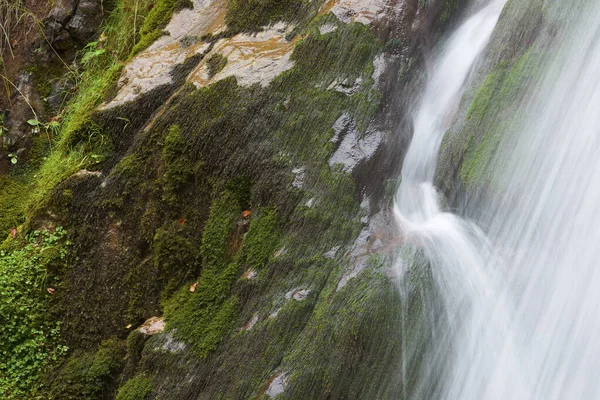 Szczegóły Wodospadu Dolinie Aspe — Zdjęcie stockowe