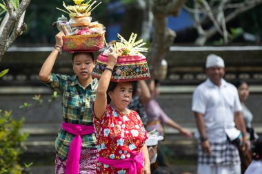 Pura Dalem Desa Timbrah 'da Usaba Sumbu töreni.