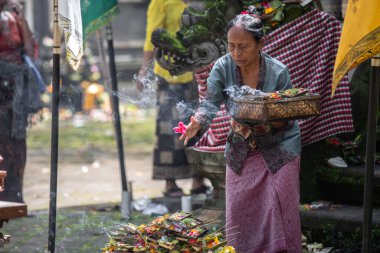 Pura Dalem Desa Timbrah 'da Usaba Sumbu töreni.