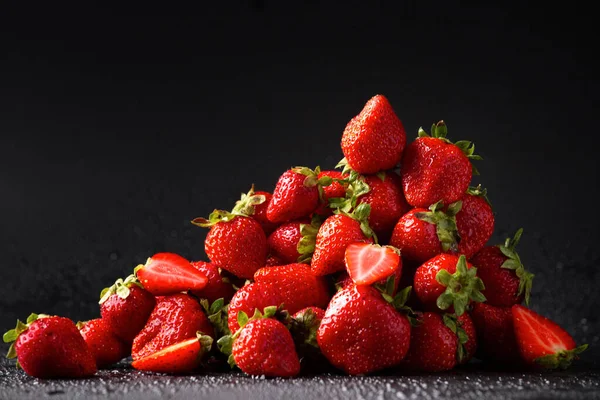 Hill Red Strawberry Water Drops Dark Background Close Useful Dietary — Stock fotografie