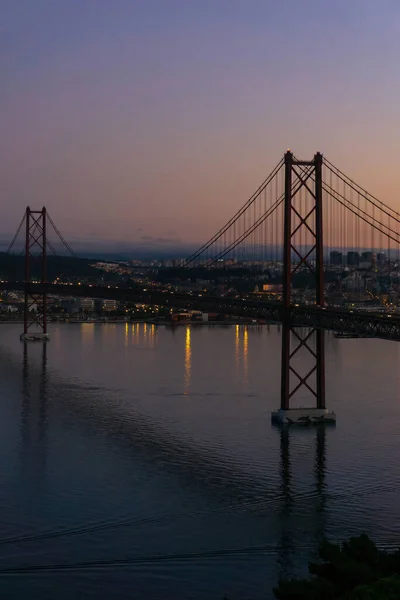 Röda Bron April Lissabon Gryningen Stadsbild — Stockfoto