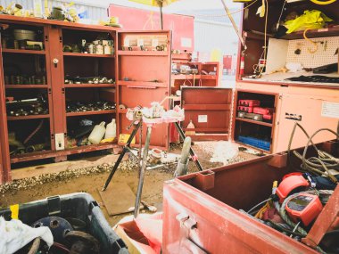 Sektör bölgesinde geçici bakım atölyesi.