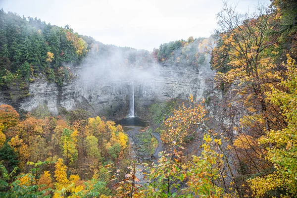 秋天的纽约瀑布 — 图库照片