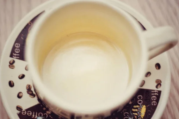 Kahve Fincanının Havadan Çekilmiş Resmi Kahve Çekirdekleri Çizilmiş — Stok fotoğraf