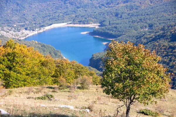 Widok Jezioro Montagna Spaccata Parku Narodowym Abruzja Włochy — Zdjęcie stockowe