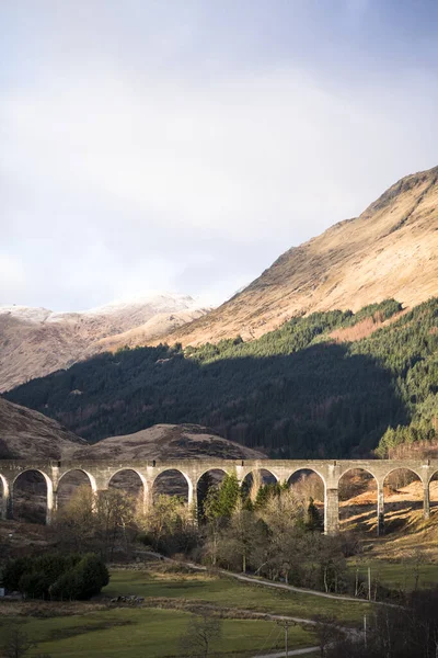 Glenfinnan Viaduct Vid Gyllene Timme Vintern — Stockfoto