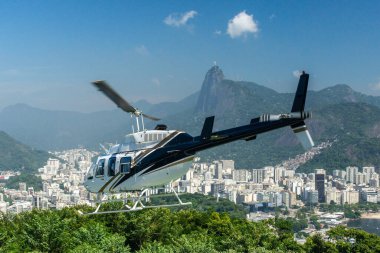 Yeşil Şeker Dağı 'ndan kalkan helikoptere güzel bir manzara