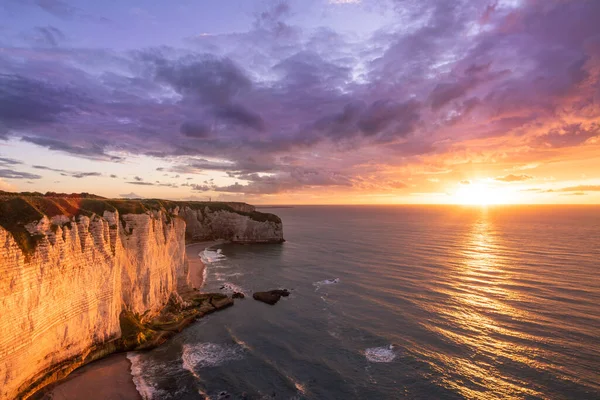 stock image Incredible sunset on the cliffs of Etretat